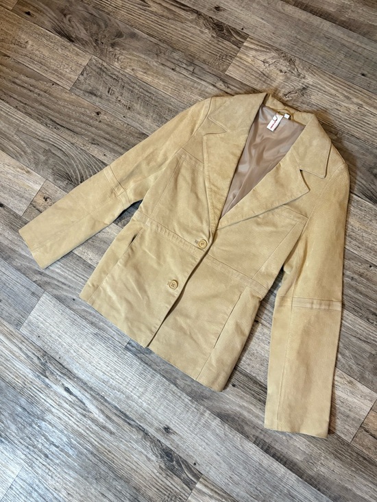 Suzy Shier Jackets & Blazers - Suzy Shier jacket